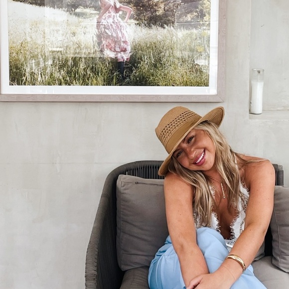 Meet your Posher, Gretchen - Picture 1 of 7